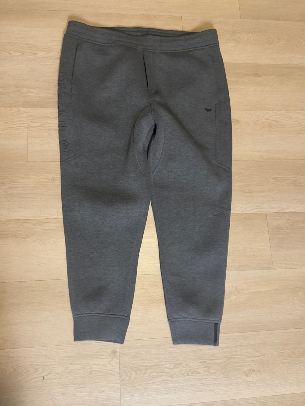 Paper plane sweats